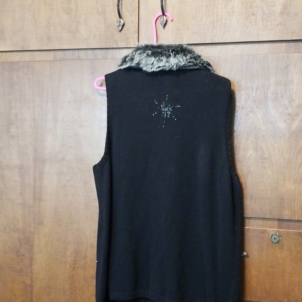Vest - Picture 2 of 3